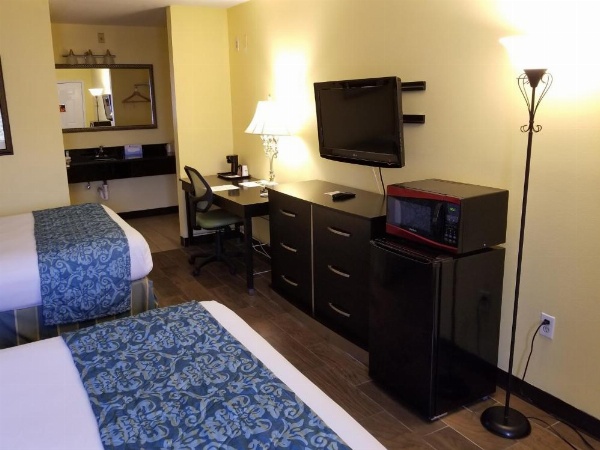 Shining Light Inn & Suites image 9